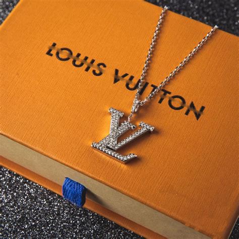 สร้อย louis vuitton ผู้ชาย|jewelry Louis Vuitton.